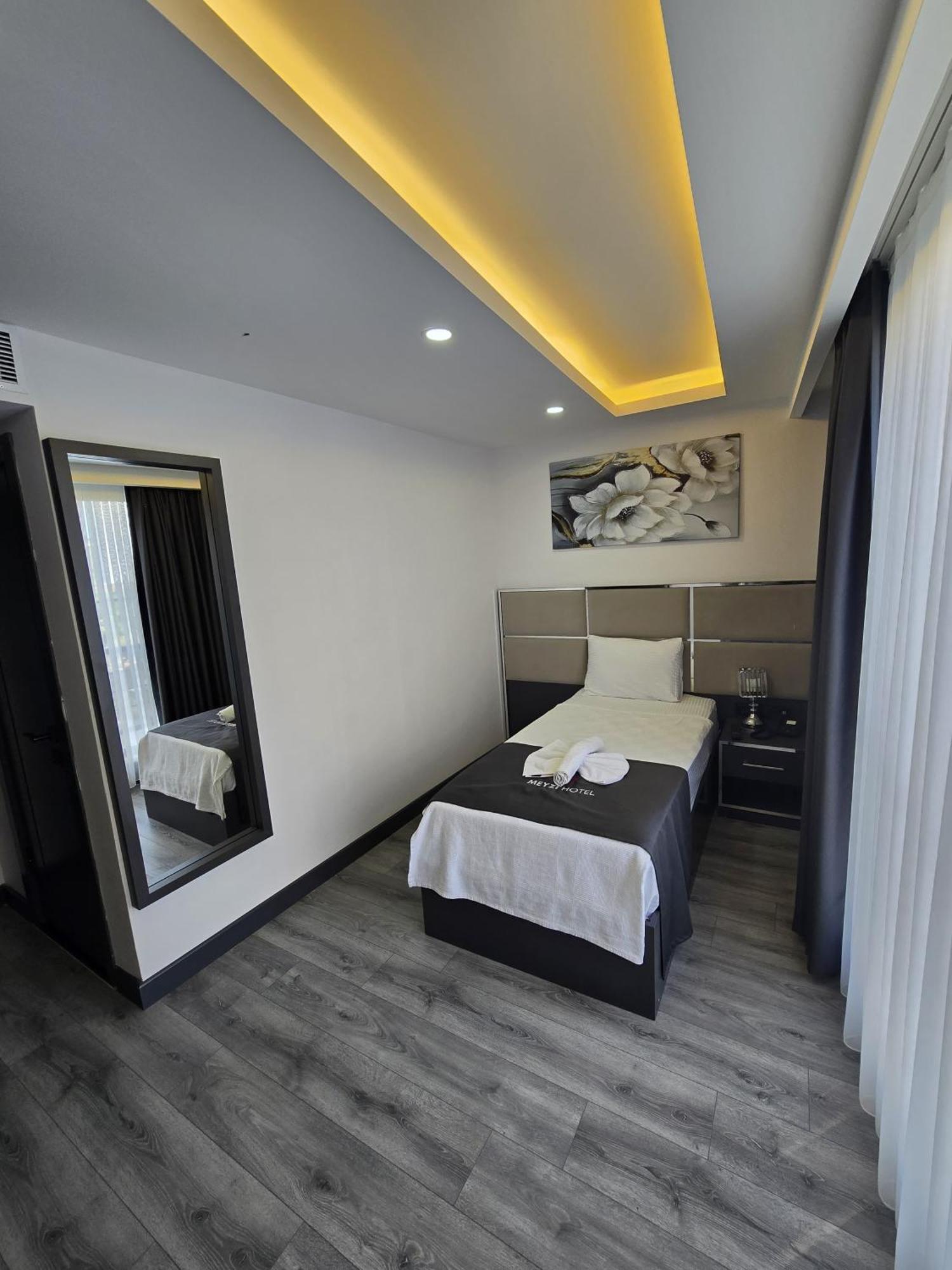Meyzi Hotel Istanbul Exterior foto